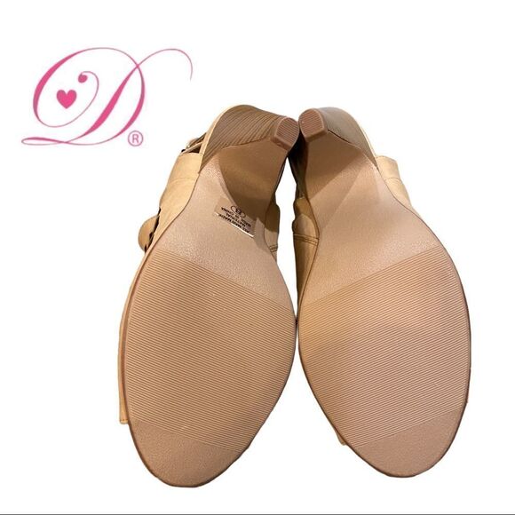 NEW Delicious Light Tan Cutout Peep Toe Sandals Heels 8 - Picture 6 of 6